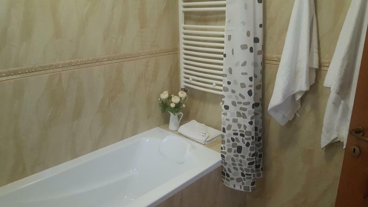 Cozy Apartment In Брашов Екстер'єр фото